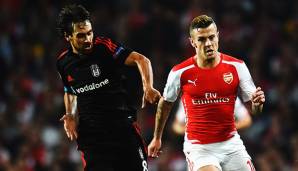 Veli Kavlak im Duell mit Jack Wilshere