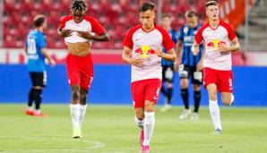 Junior (links), Amar Dedic (mitte) und Benjamin Sesko (rechts) bei Red Bull Salzburg