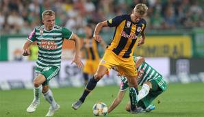 Erling Haaland im Duell mit Christopher Dibon