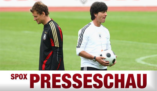 Bald wieder ein Team? Bundestrainer Löw (r.) will eine Lehmann-Rückkehr nicht ausschließen