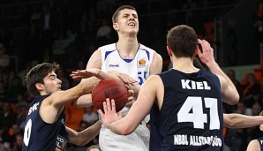 Isaiah Hartenstein (M.) gilt als vielleicht größtes Basketball-Talent in Deutschland