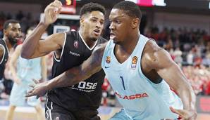 Kevin Seraphine am Ball gegen Bambergs Augustine Rubit