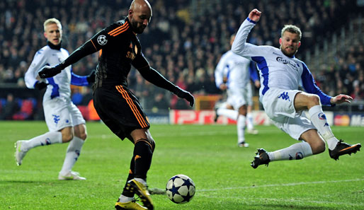 Für die Tore war ein Anderer zuständig: Nicolas Anelka (l.) brachte Chelsea mit einem Flachschuss aus 18 Metern schon früh in Führung