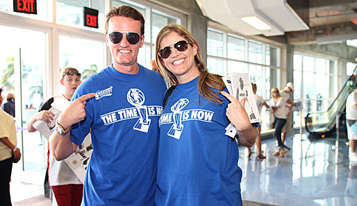 Auch in Florida erhalten die Mavericks tatkräftige Unterstützung von ihren Fans. Schließlich soll die Larry-O'Brien-Trophy endlich nach Dallas kommen