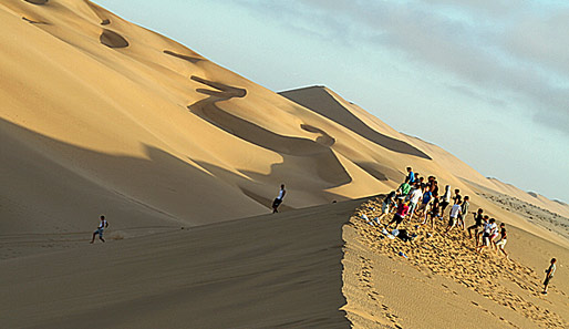 Hoffenheim II beim Trainingslager in Namibia. Ein Natur-Spektakel gab es gratis dazu