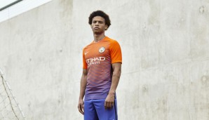 Ja, das ist Leroy Sane. Nein, das ist kein Trikot von Werder Bremen, das ist das Alternativ-Trikot von Manchester City. Hübsch?