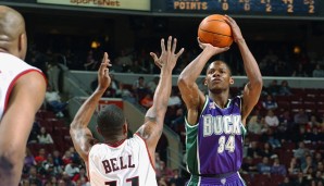 Platz 3: Ray Allen - 9 Dreier (bei 13 Versuchen) - Bucks vs. Sixers 2001, Game 6