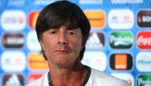 Aber zur deutschen Nationalmannschaft: Dank Nivea-Pflegeprodukten (sorry für die Schleichwerbung) wird Löw nicht oder kaum älter und bleibt auf Lebenszeit Bundes-Jogi