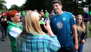 Platz 13: Mario Gomez (56). Der Stürmer ist wieder wer! Aus der Bedeutungslosigkeit in den EM-Kader und nun wieder in die Bundesliga. Game Style (63) und Bekanntheit (68) überzeugen - Gomez springt von 44 auf 13