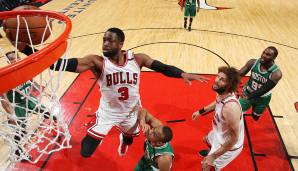 Trotz aller Probleme rauften die Bulls sich noch einmal zusammen und erreichten sogar die Playoffs. Als No.8-Seed schockte Chicago mit zwei Siegen die Celtics, doch nach der Rondo-Verletzung hatte Boston keine Probleme mehr und gewann mit 4-2