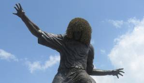 Carlos Valderrama: Noch so eine Legende des südamerikanischen Fußballs, die ihre eigene Statue hat. Das Abbild von "El Pibe" ist im kolumbianischen Santa Marta zu finden.