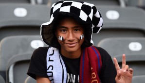 ...nicht ganz so enthusiastisch wirkt dagegen der einsame Juve-Fan im Olympiastadion