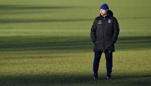 Bernd Hollerbach sprang für Gisdol ein. Ganze sieben Wochen hielt es ihn auf der HSV-Trainerbank, was zu insgesamt drei Punkten reichen sollte.