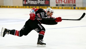 Andreas Falk und die Kölner Haie setzten sich im Derby in Düsseldorf durch