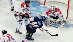 Die Adler Mannheim und die Eisbären Berlin gehen mit dem 2:2-Zwischenstand in Spiel 5 der Playoffs