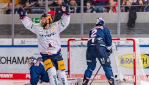 Berlins Frans Nielsen bejubelt seinen Treffer zur zwischenzeitlichen 2:1-Führung in Spiel zwei der Finals.