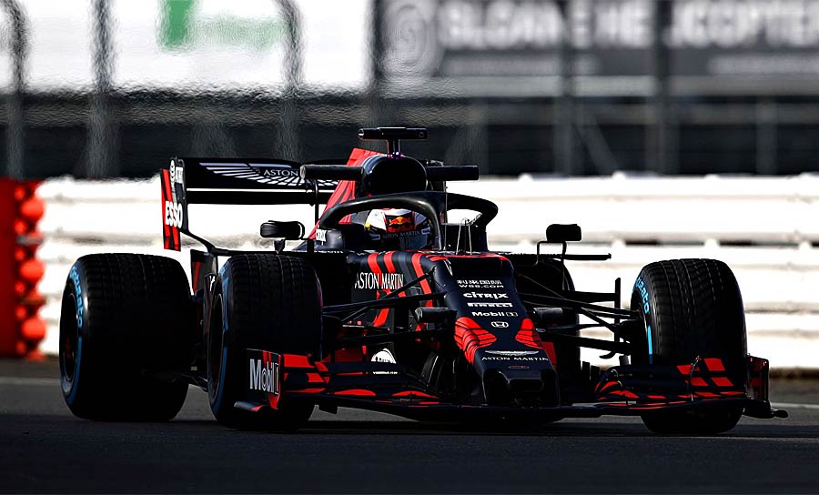 Youngster Max Verstappen durfte mit dem RB15 gleich Mal ein paar Kilometer abspulen.