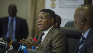 Fikile Mbalula weist alle Vorwürfe um Bestechungsgelder zurück