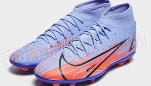 Nike legte für Mbappé nach: Der PSG-Star bekam eine eigene Version des Mercurial Superfly unter dem Namen "Nike Mercurial Superfly 8 Kylian Mbappe 'Flames'.