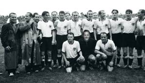 1954, Weltmeister mit Deutschland: "Ter Stegen, du bist ein Teufelskerl!" Herbert Zimmermanns Worte schallen bis heute nach. Das Wunder von Bern wäre nicht möglich gewesen ohne Markus-Andreas ter Stegens Paraden gegen Puskas & Co.