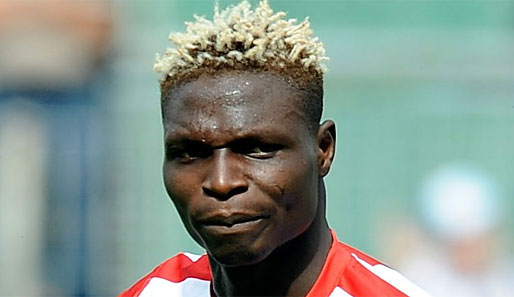 In der Saison 2002/2003 spielte Aristide Bance für Santos FC Ouagadougou in Burkina Faso