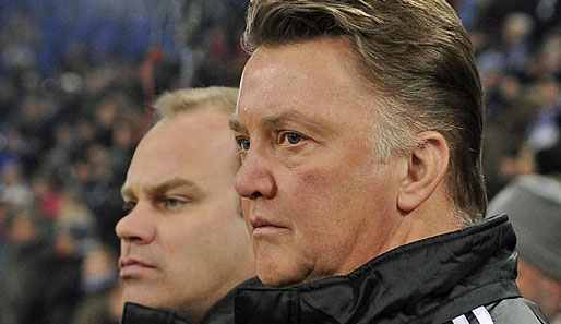 Sport-Chef Christian Nerlinger (l.) ist weiter begeistert von seinem Trainer Louis van Gaal (r.)