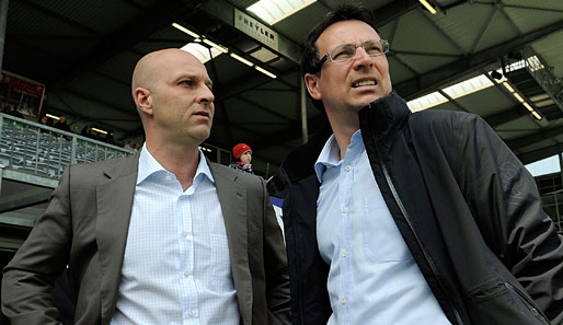 Dirk Dufner (l.), Sportdirektor beim SC Freiburg, fordert den Bau eines neuen Stadions