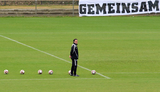 Den Trainingsauftakt hatte sich Bruno Labbadia sicher anders vorgestellt. Mit Spielern zum Beispiel