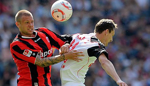 Innenverteidiger Marco Russ (l.) bestritt für Eintracht Frankfurt 159 Bundesliga-Spiele