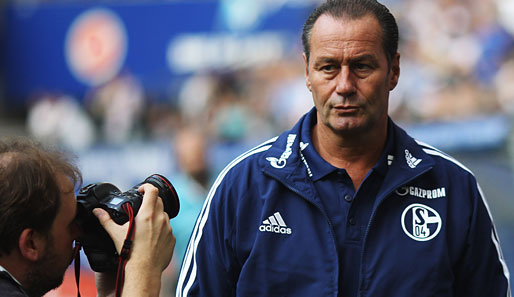 Huub Stevens lässt in Sachen Torwartfrage auf Schalke weiterhin alles offen