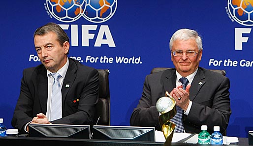 DFB-Präsident Dr. Theo Zwanziger (r.) und Generalsekretär Wolfgang Niersbach