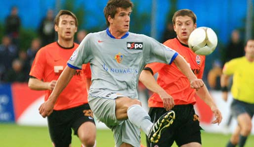 Ivan Santini (M.) stürmt in der Rückrunde für Freiburg