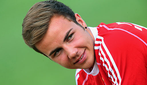 Hat Grund zur Freude: Mario Götze steigt nach drei Monaten wieder ins Mannschaftstraining ein