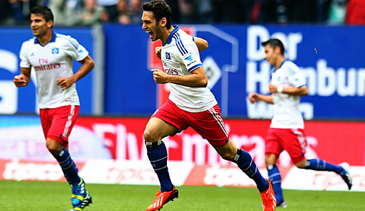 Hakan Calhanoglu (M.) hat mit dem HSV in den nächsten Jahren große Ziele