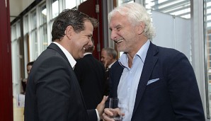 Rudi Völler (r.) hat mit Bayer Leverkusen derzeit ganz gut lachen