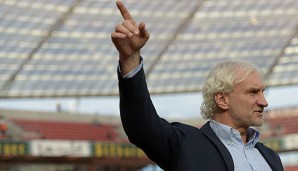 Da geht´s lang: Rudi Völler gibt bei Bayer die Richtung vor