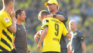 Jürgen Klopp spricht, Dolmetscher Massimo Mariotti übersetzt, Ciro Immobile hört zu