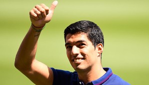 Daumen hoch: Luis Suarez debütiert im Clasico für Barca gegen Real