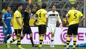 34. Spieltag der Saison 2012/13: Schiedsrichter Drees stellt BVB-Keeper Weidenfeller vom Platz