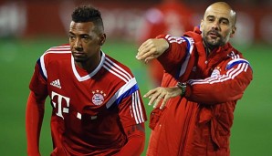 Jerome Boateng (l.) ist bei Trainer Pep Guardiola in der Abwehr gesetzt