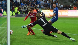 Die Erlösung: Nicolai Müller (l.) drückt den Ball zum 2:1 über die Linie