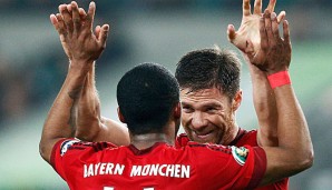 Xabi Alonso (l.) kam 2014 von Real Madrid zum FC Bayern München