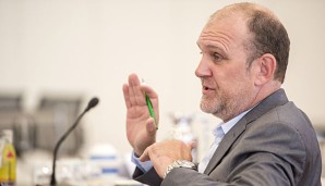 Jörg Schmadtke hatte beim Schiedsrichter-Round-Table des DFB viel zu sagen