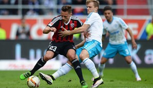 Robert Bauer (l.) ist auf dem Radar von Werder Bremen