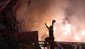 Bei Borussia Dortmund kam es im Mainzer Fanblock zum Abbrennen von Pyrotechnik