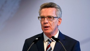 Thomas de Maiziere fordert harte Strafen gegen die Fans von Borussia Dortmund