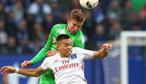 Christoph Kramer im Zweikampf mit Bobby Wood