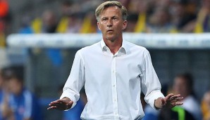 VfL-Coach Andries Jonker war auch nach dem Klassenerhalt nicht zum Feiern zu Mute