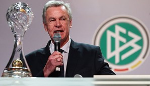 Ottmar Hitzfeld glaubt, dass junge Trainer derzeit zu sehr in Mode sind