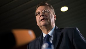 Reinhard Grindel sucht den Dialog mit Fans, mahnt aber auch zum Gewaltverzicht